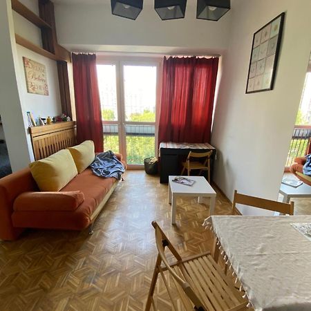 Ohmyhome - Sunny Apartment In City Center ワルシャワ エクステリア 写真