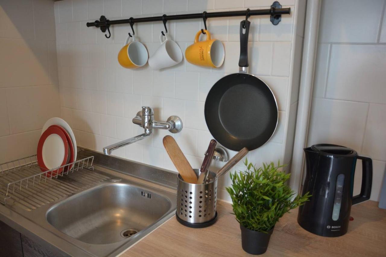 Ohmyhome - Sunny Apartment In City Center ワルシャワ エクステリア 写真
