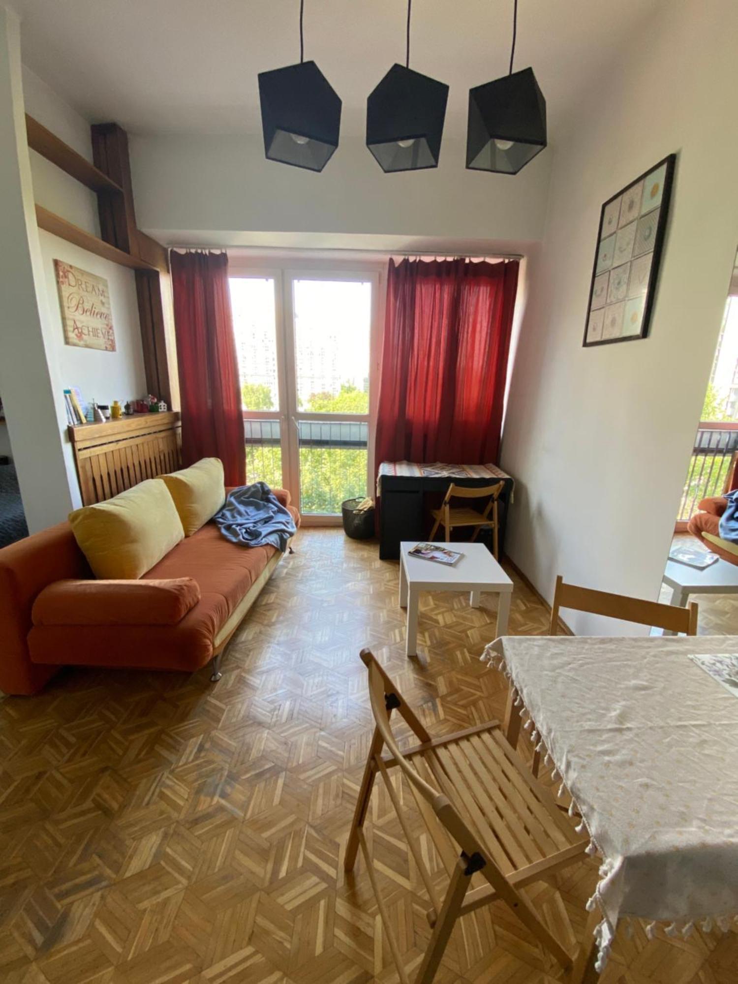 Ohmyhome - Sunny Apartment In City Center ワルシャワ エクステリア 写真