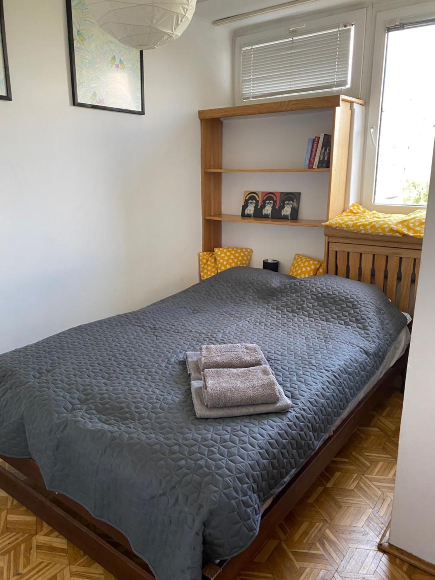 Ohmyhome - Sunny Apartment In City Center ワルシャワ エクステリア 写真